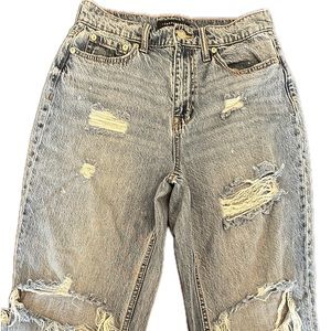 Aeropostale slim and thick, curvy Mom jeans size 8